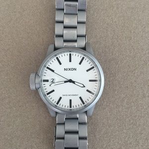 Nixon Chronicle SS